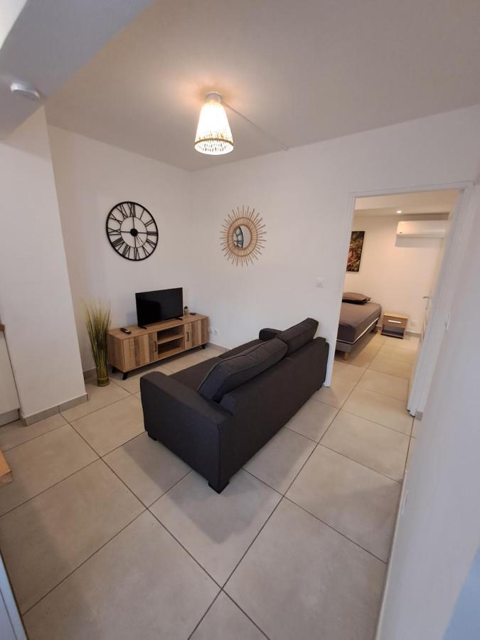 Logement Cosy T2, Centre Ville De Saint-Pierre Экстерьер фото