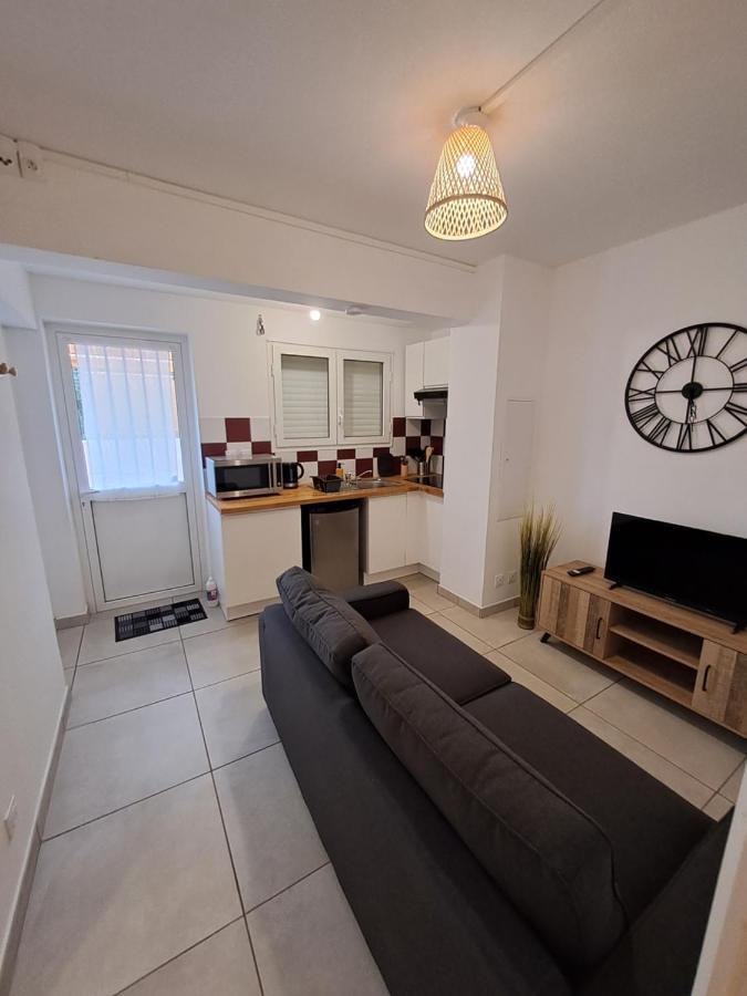 Logement Cosy T2, Centre Ville De Saint-Pierre Экстерьер фото