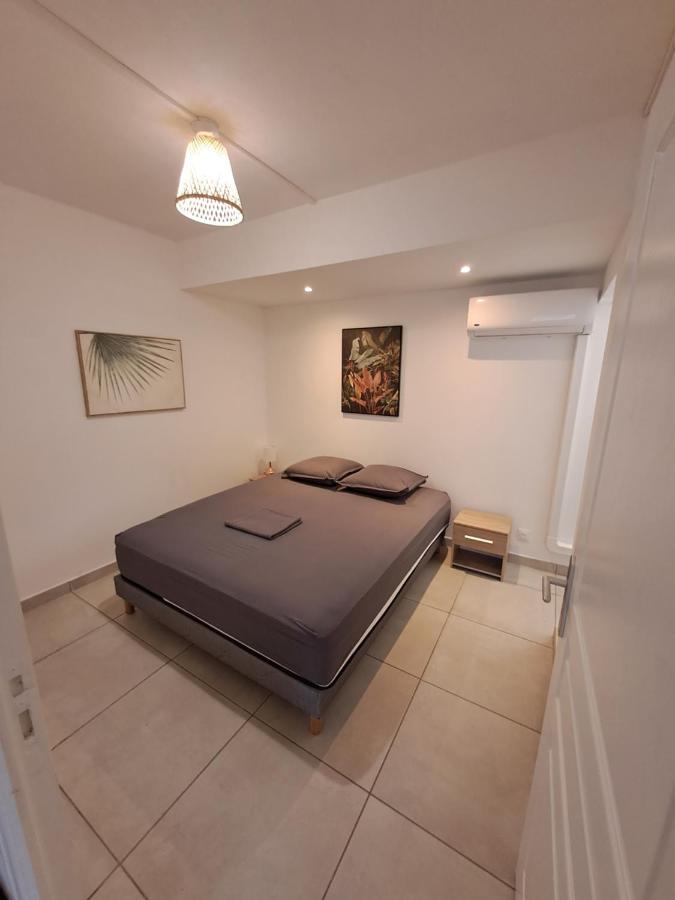 Logement Cosy T2, Centre Ville De Saint-Pierre Экстерьер фото