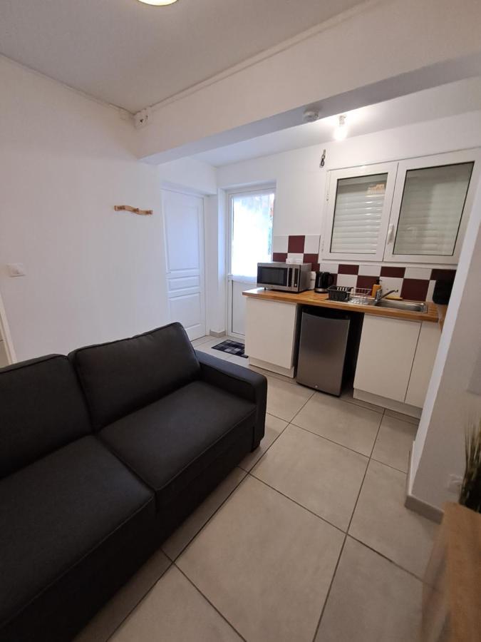Logement Cosy T2, Centre Ville De Saint-Pierre Экстерьер фото